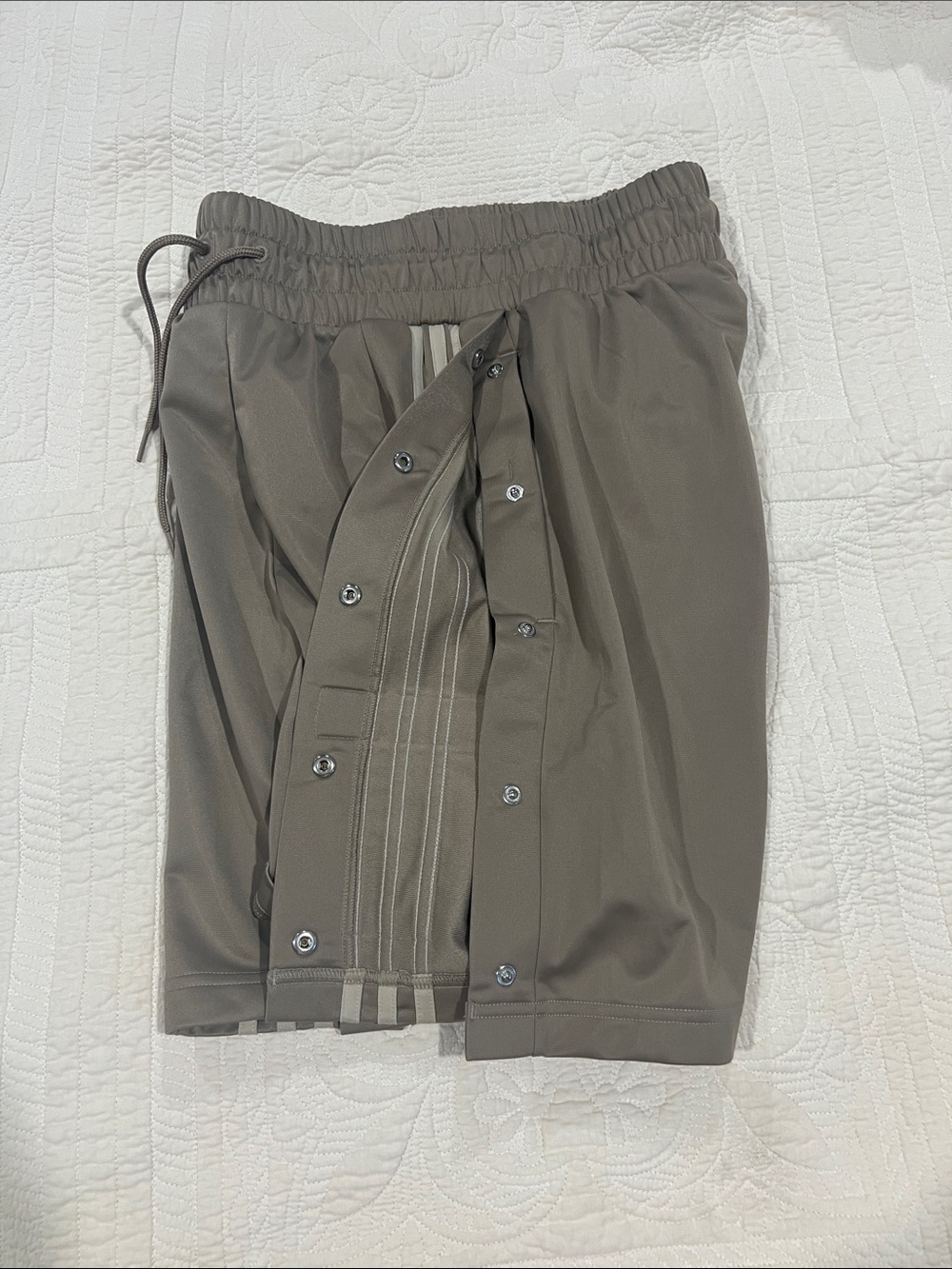 ADIDAS Adibreak shorts in Chalky Taupe Brown Breakaway shorts. size Medium - Picture 5 of 15